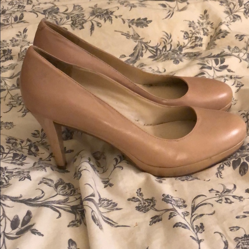 Nine West tan heels